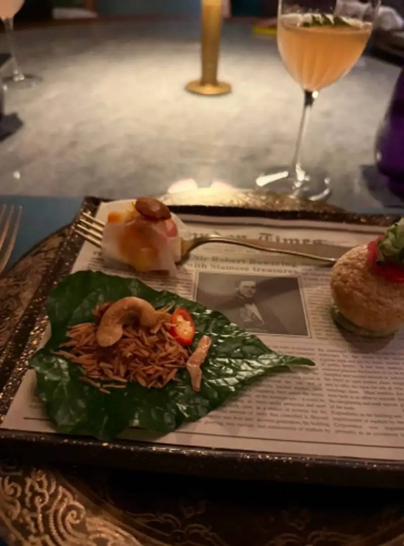 原創胡可14歲兒子曬留學生活，住60平套房有兩面牆衣櫃，吃火雞面解饞