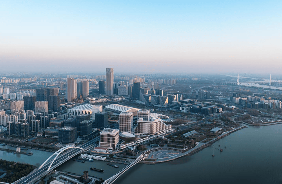 辦公租賃逆勢增長72％，陸家嘴集團“深耕內功”的一年