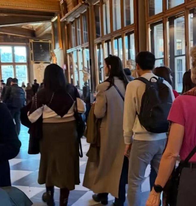 原創霍啟山娜然義大利旅遊被偶遇，霍家親屬同行引關注