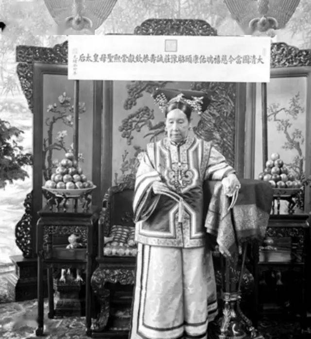 慈禧太后“真實照片”被美國博物館收藏至今，這才是她真正的樣子