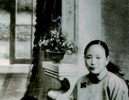 原創定親後他出國留學，7年後回來想見她，她卻躲到床帳中不肯出來
