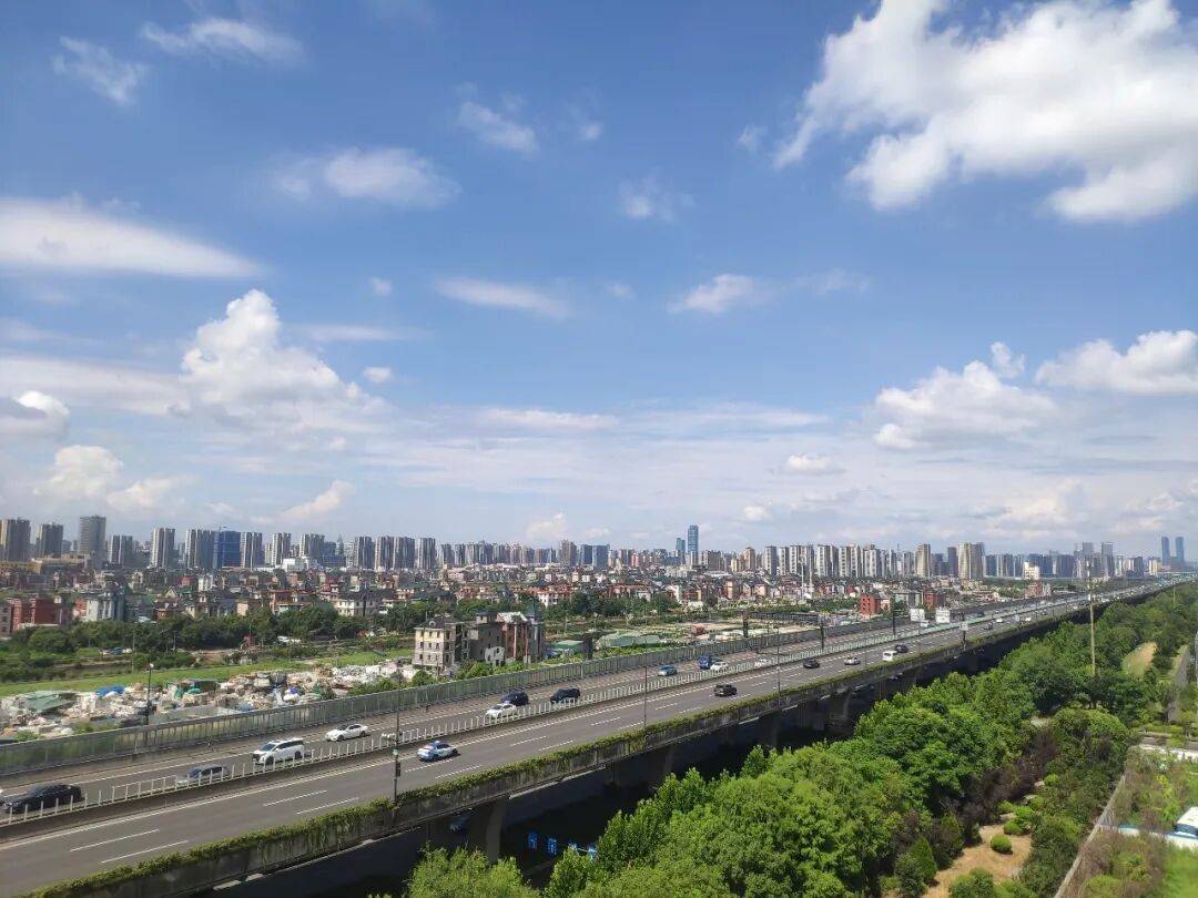 有70萬，在蕭山農村建房，還是買市區老破小學區房？評論區熱鬧了