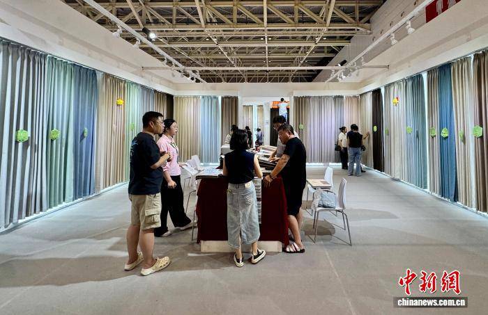 浙江紹興：窗簾布藝吸引客商