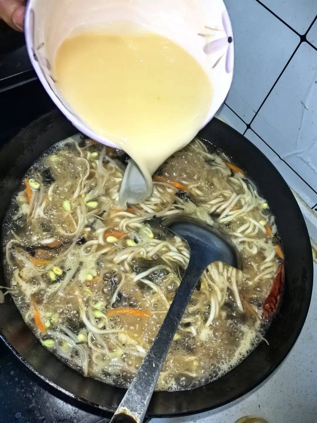 老家河南：最適合老鄉們秋天吃的美食，非它莫屬，給肉都不換，而且寓意還特別好！