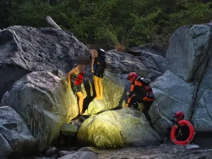 警惕！兩名大學生輕信網上攻略去漂流，結果……