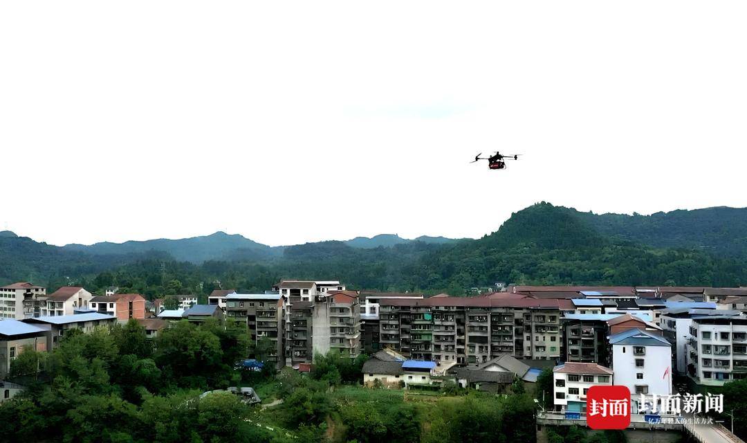 全國首個！四川這個縣，讓快遞“飛”進了村丨城市經濟學