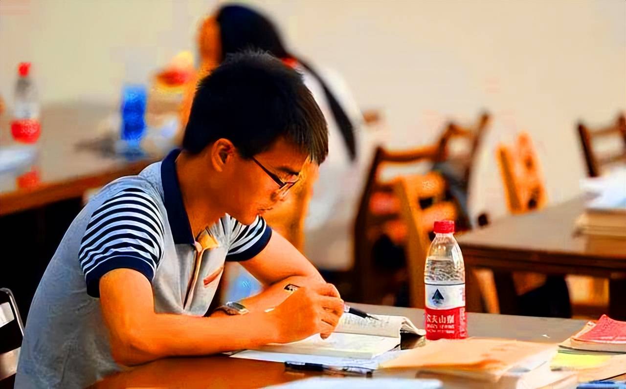 原創為什麼說“考公考研”不是“孝順”的證明？
